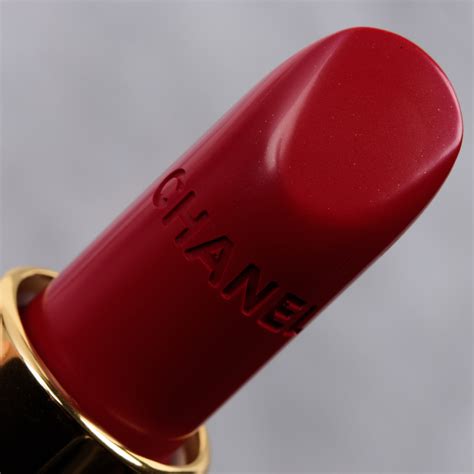 chanel pirate è adatto per denti non bianchissimi|Chanel pirate rouge brulant.